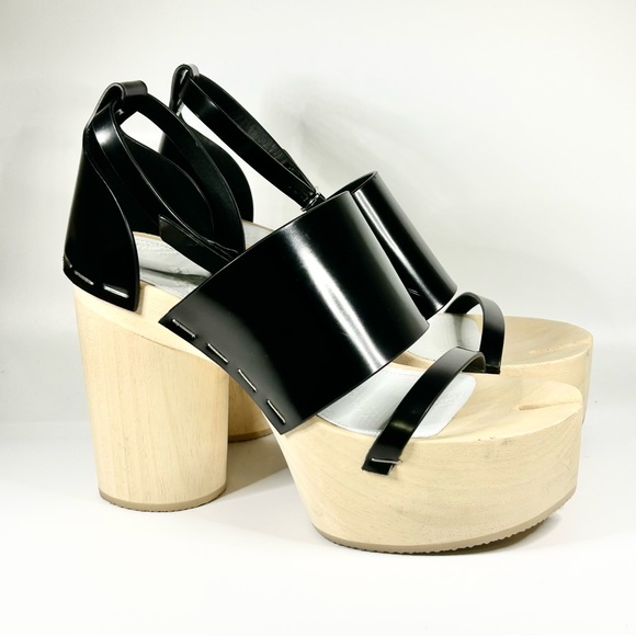 Maison Martin Margiela Shoes - New Maison Margiela Leather Tabi Platform Sandals